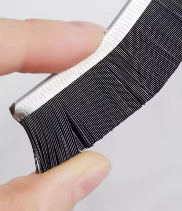 GlowLift Precision Crevice Cleaning Brush